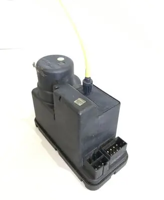Mercedes-Benz C W202 Central locking vacuum pump 2028000848