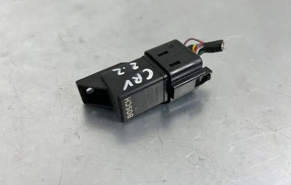 Honda CR-V Glow plug pre-heat relay 0281003056