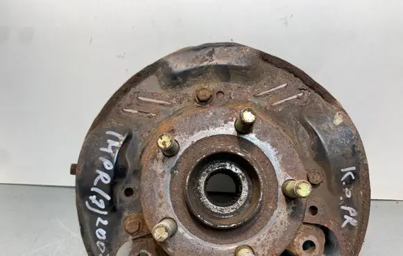 Subaru Impreza II Front wheel hub