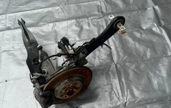 Jeep Cherokee Rear wheel hub spindle/knuckle 