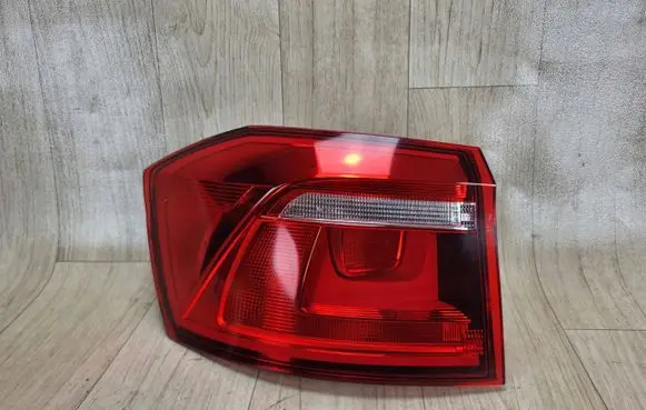 Volkswagen Golf Sportsvan Rear/tail lights
