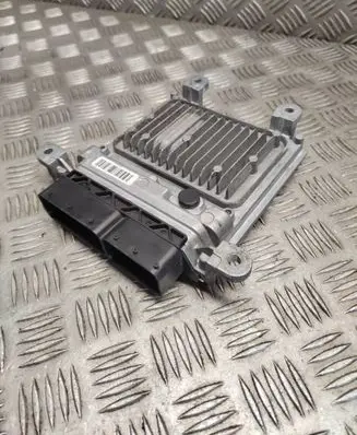 Mercedes-Benz C W204 Engine control unit/module A6519007500 28408654 A0064461540