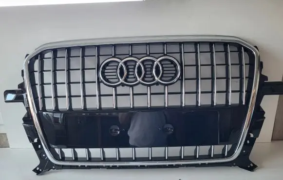 Audi Q5 SQ5 Front bumper upper radiator grill 8R0853651R