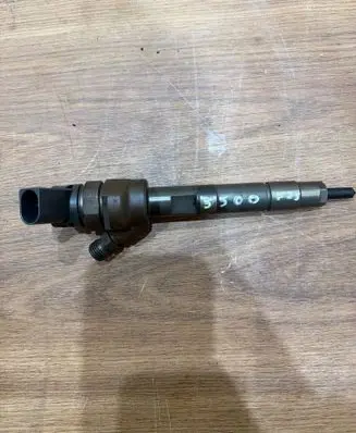 BMW X3 F25 Fuel injector 0445110617