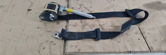 Audi 80 90 S2 B4 Front seatbelt 8D0857706 566028000