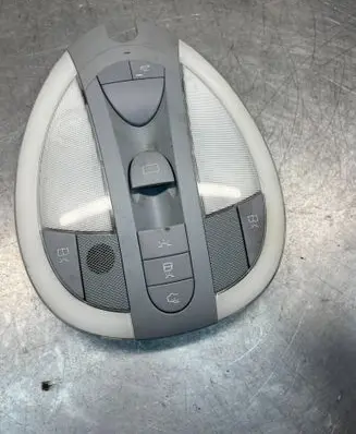 Mercedes-Benz E W211 Front seat light A2118204301 2JM00825650 0000044332