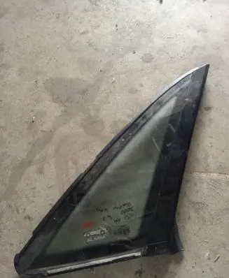 Audi A8 S8 D2 4D Rear side window 4D0845300