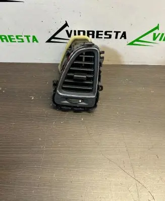 Honda HR-V Dashboard side air vent grill/cover trim