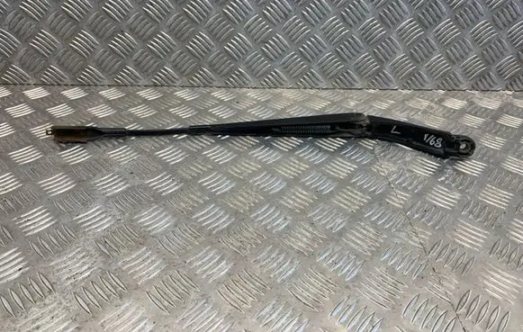 Volvo XC90 Front wiper blade arm 30753817