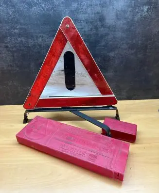 Volkswagen PASSAT B5 Hazard Warning Triangle Mounting Bracket 
