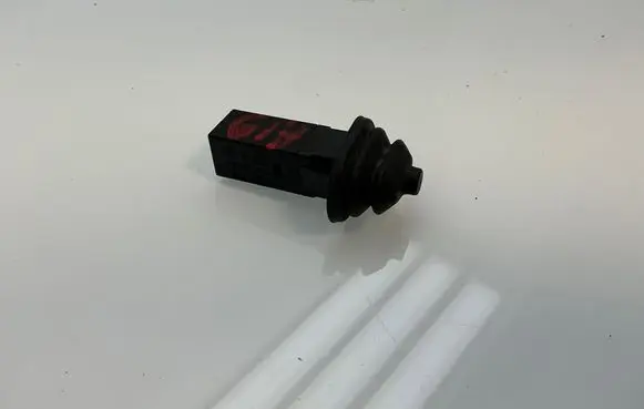 BMW 3 E90 E91 Fuel tank opening switch 82289392