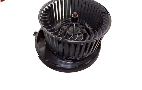Volkswagen Scirocco Heater fan/blower 1K1819015A