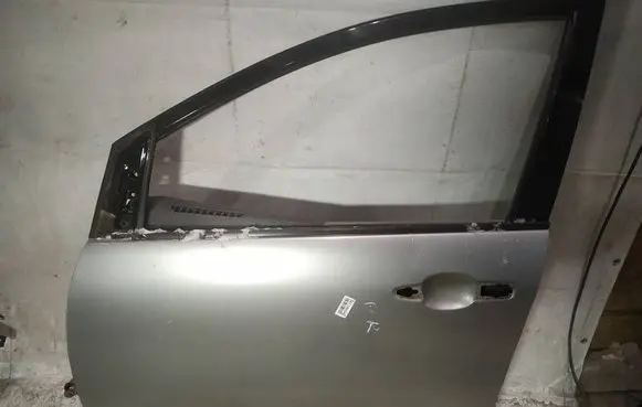 Subaru B9 Tribeca Front door PILKOS