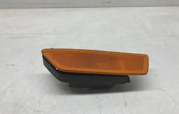 Mercedes-Benz CLS C218 X218 Front reflector A2188200121