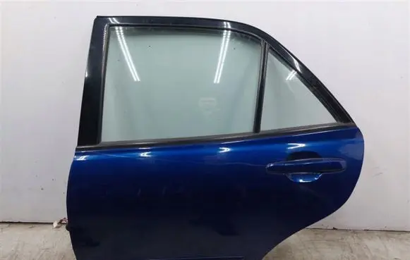 Lexus IS 200-300 Rear door