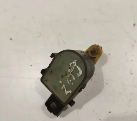 Headlight/headlamp level sensor