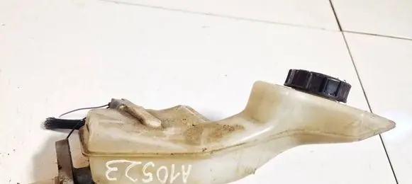 Mazda 3 II Brake fluid reservoir 