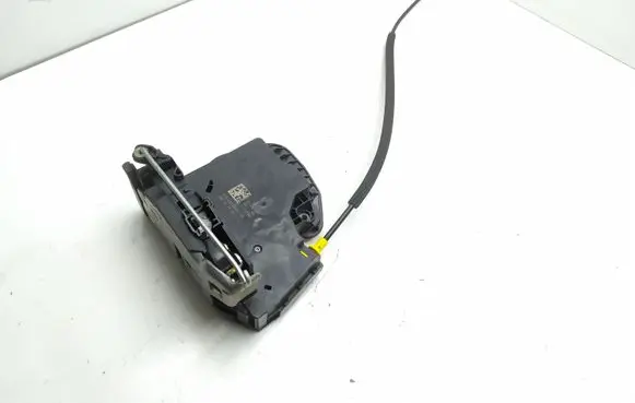Opel Astra K Front door lock