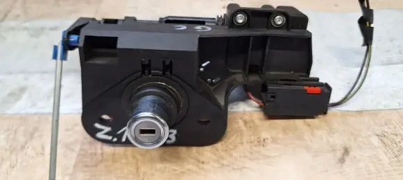 Opel Meriva A Tailgate exterior lock 09185495