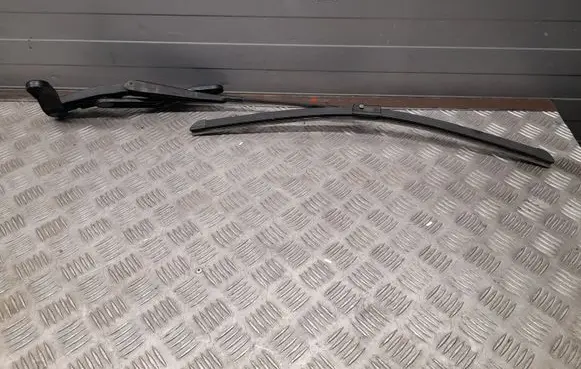 Mercedes-Benz CLS C218 X218 Windshield/front glass wiper blade A2188200444