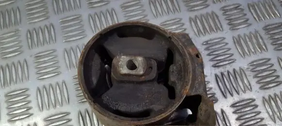 Volkswagen PASSAT B3 Engine mount bracket 191199262A