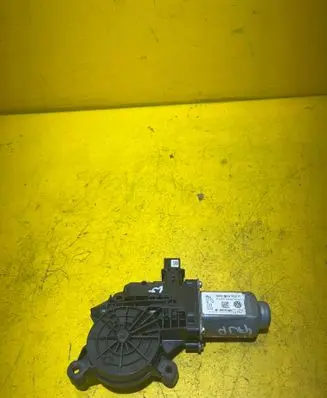 Skoda Fabia Mk2 (5J) Front door window regulator motor 6R0959802P