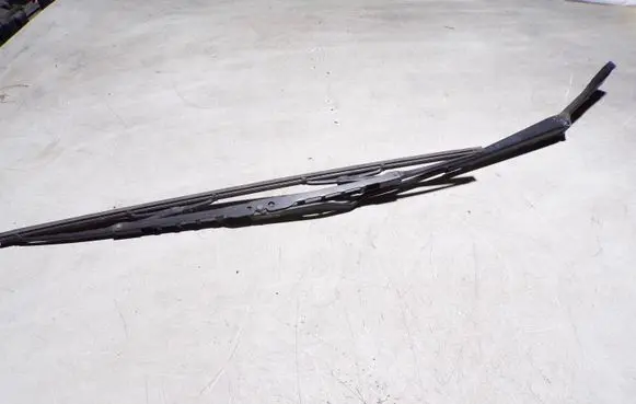 Volkswagen Transporter - Caravelle T4 Front wiper blade arm 701955409A
