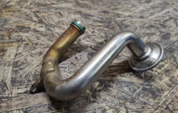 Jaguar XJL Oil sump strainer pipe 