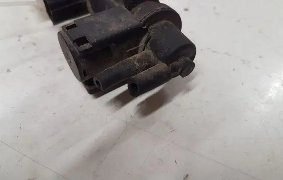Toyota Avensis T250 Turbo solenoid valve 258190R010