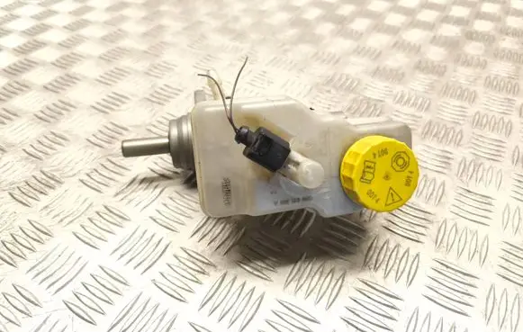 Skoda Fabia Mk3 (NJ) Master brake cylinder 6R0611301A