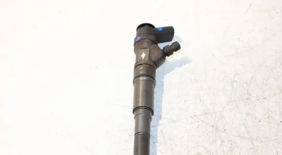 BMW 3 E90 E91 Fuel injector 7794435 0445110209