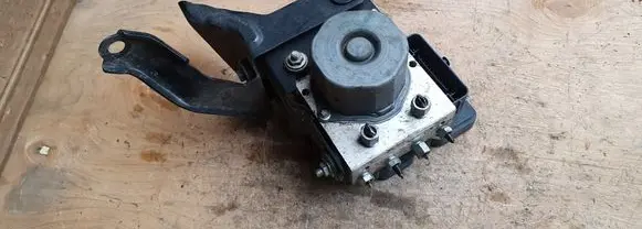 Nissan Qashqai ABS Pump 476604EAOE