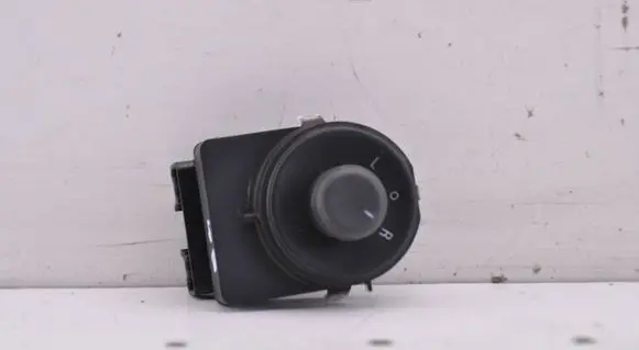 Opel Astra J Wing mirror switch 13271827