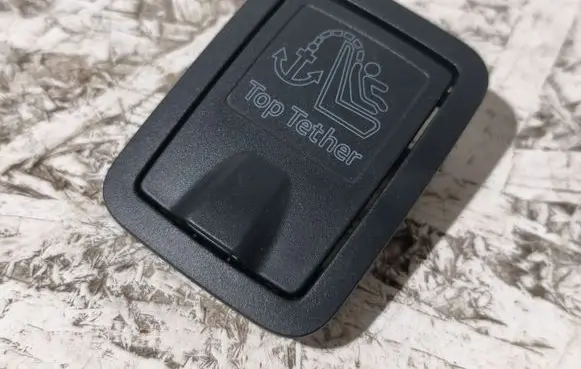 Audi A6 S6 C8 4K ISOFIX cover 8V5887301