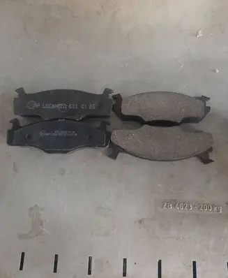 Volkswagen Golf II Brake pads (front) LP0225