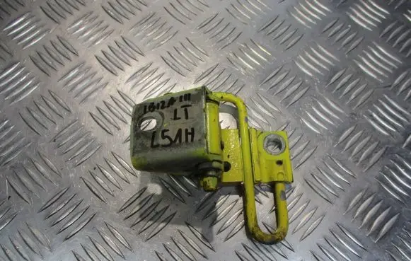 Volkswagen Polo IV 9N3 Rear door upper hinge