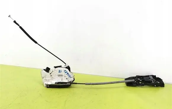 Skoda Fabia Mk2 (5J) Front door lock 5N1837016C