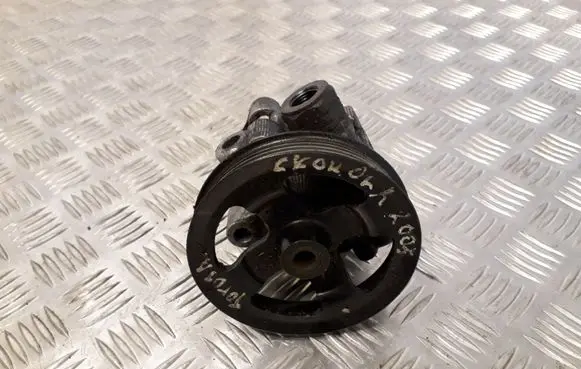 Toyota Corolla E120 E130 Power steering pump
