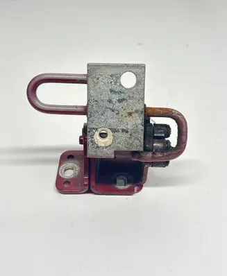 Volkswagen Touran I Front door lower hinge 1T0831411C