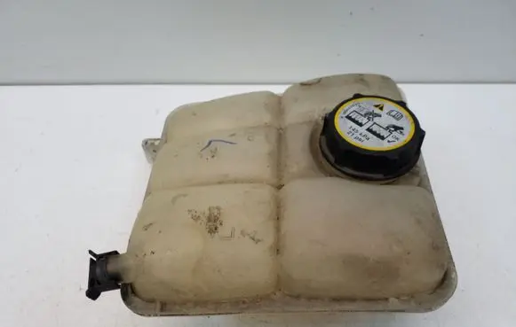Ford Focus Coolant expansion tank/reservoir 8V618K218