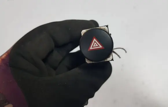 Seat Altea XL Hazard light switch 5P0953235BIAUTOPI 5P0953235B