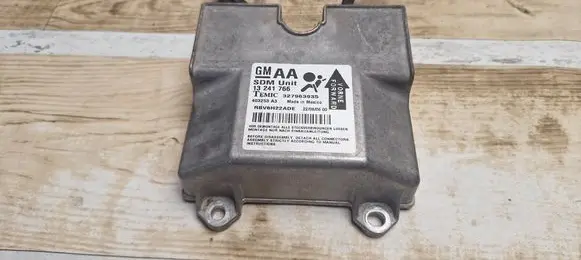 Opel Zafira B Airbag control unit/module 13241766 327963935