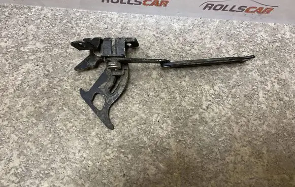 Audi A6 S6 C4 4A Engine bonnet/hood lock/catch 4A0823480B