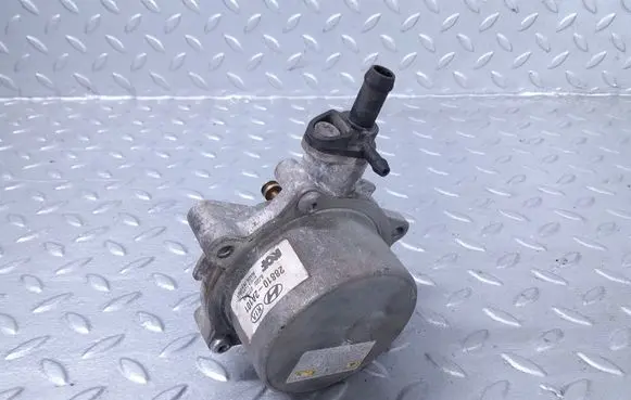 Hyundai i30 Vacuum pump 288102A101
