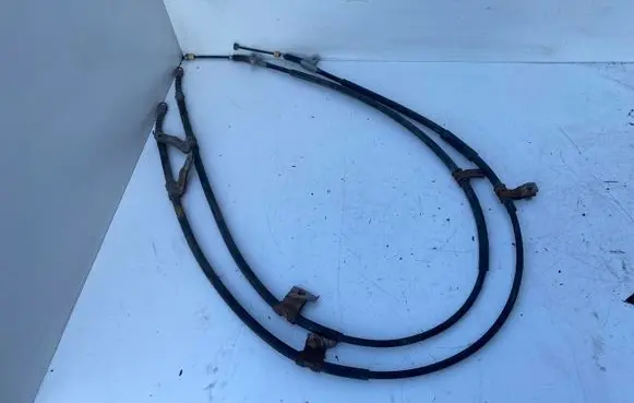 Handbrake/parking brake wiring cable