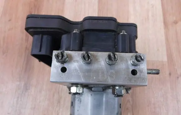 Subaru Forester SJ ABS Pump 27536SG190 0265956212 0265255305