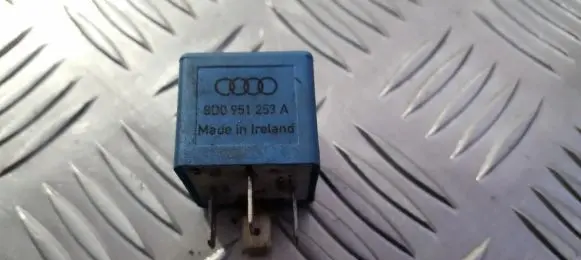 Volkswagen PASSAT B5 Other relay 8d0951253a 899313000