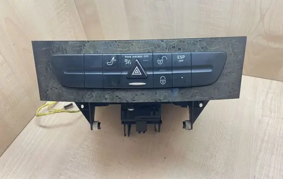 Mercedes-Benz E W211 Hazard light switch A2116800552