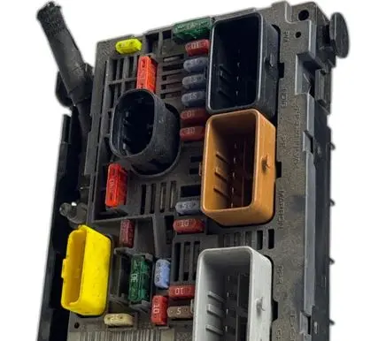 Peugeot 308 Fuse box set 9675878480R05 9675878480