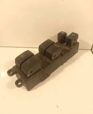 Nissan X-Trail T30 Electric window control switch